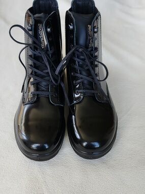 Blundstone Black Patent Leather Lace-Up Ankle Boots